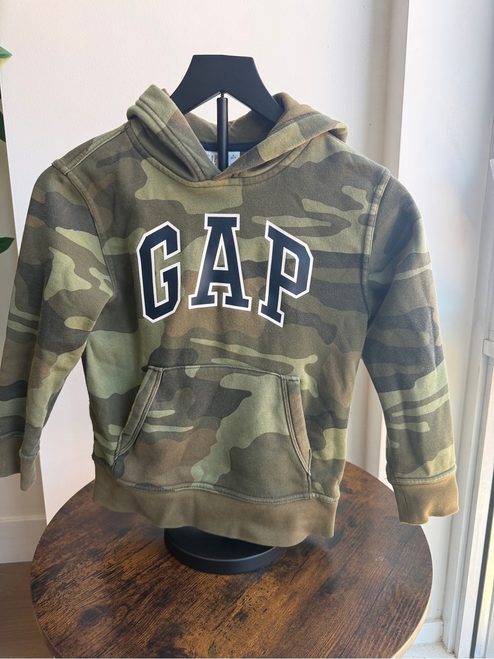 GAP Kids Camo Pullover Hoodie Logo Size S 6-7